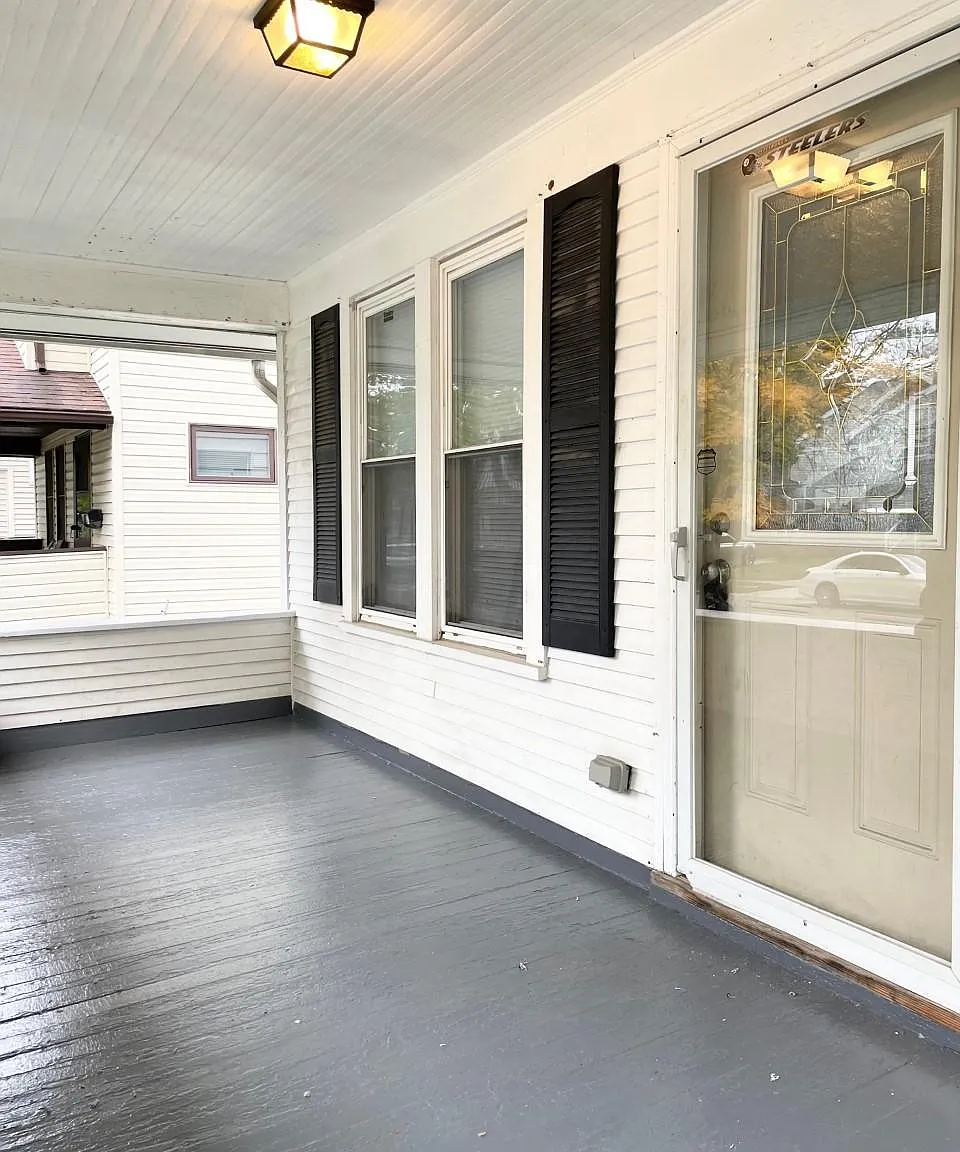 2 bed, 900 sqft, $1,100 — Photo 2
