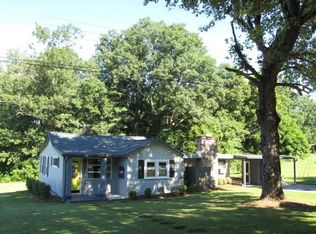 1942 Aaron Dr, Lenoir, NC 28645