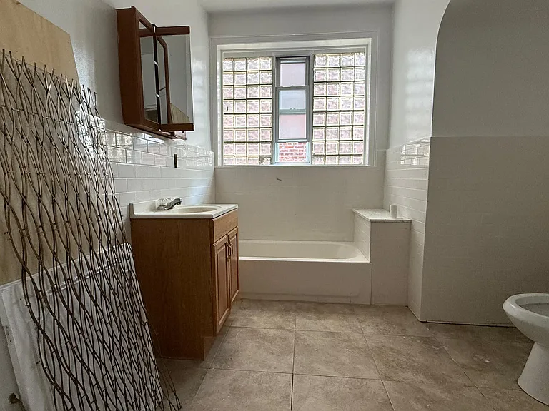 Mace Ave — Photo 12