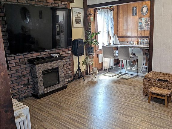 4th image of 2668 Rosebud Avenue