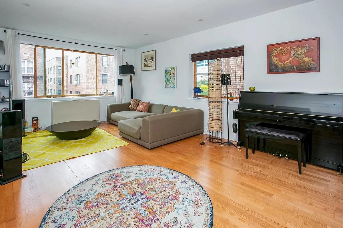 3800 Blackstone Ave APT 6N photo 1