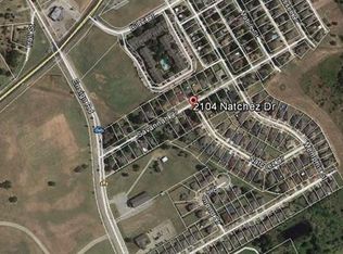 2104 Natchez Dr, Ennis, TX 75119