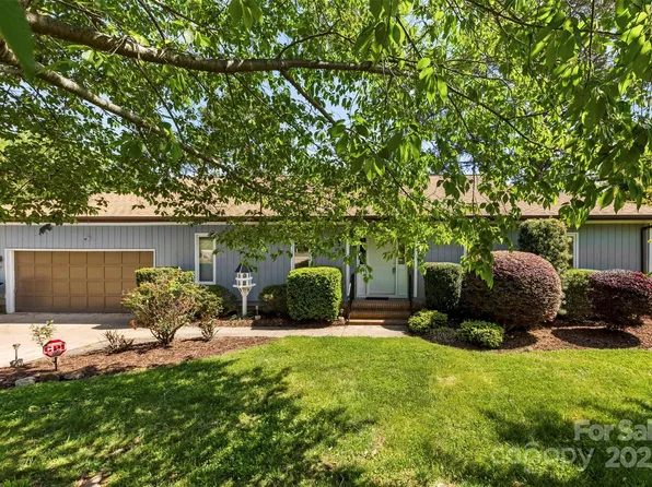 1012 Woodlark Ct, Gastonia, NC 28056