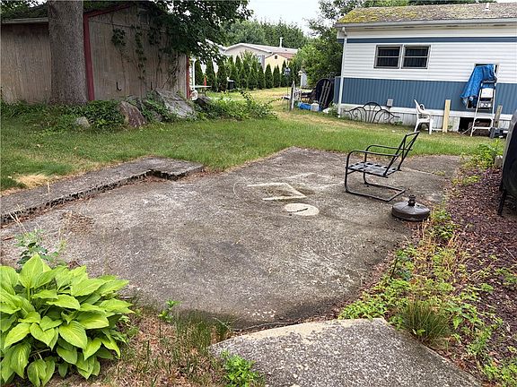 5th image of 90 Cooper Ln