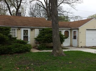 537 S Farnsworth Ave, Aurora, IL 60505