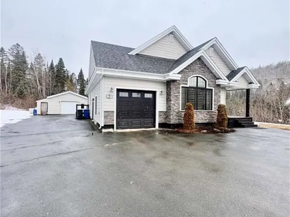 7 Perron, Atholville, NB E3N 5L2