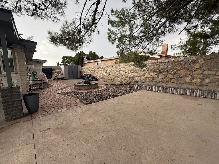 11400 Ed Merrins Dr — Photo 8