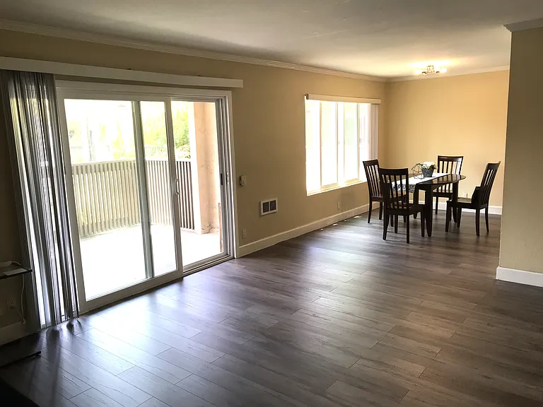 8533 Villa La Jolla Dr #F — Photo 5