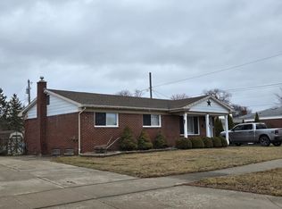 15141 Elderwood Dr, Warren, MI 48088