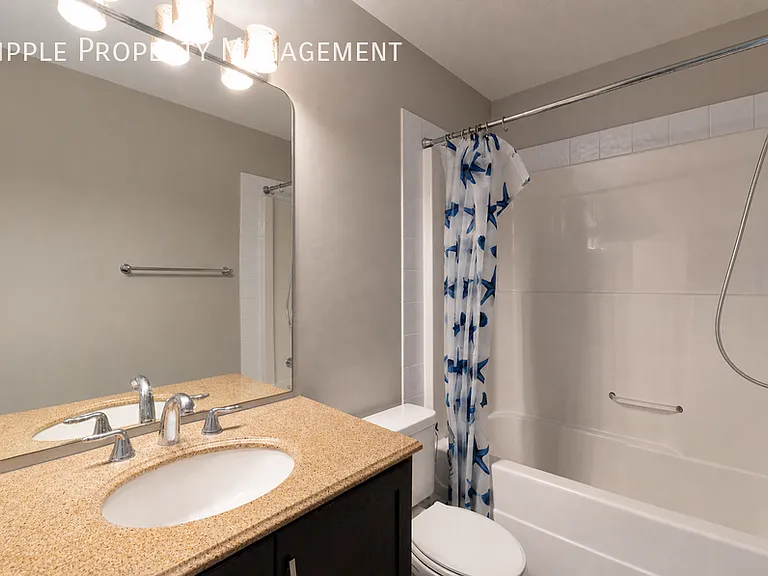 541 Citadel Meadow Bay NW #UPPER — Photo 12