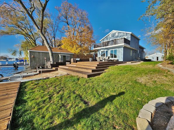 1015 N River Rd, McHenry, IL 60051