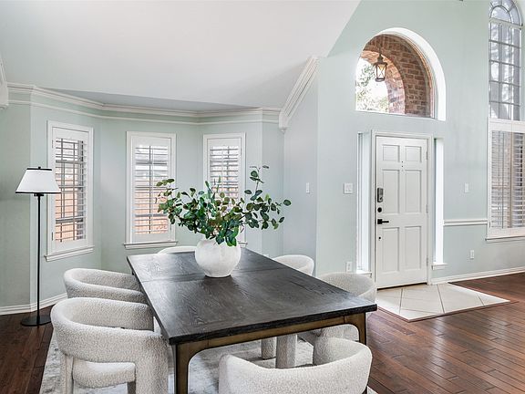 3rd image of 14613 Hawthorne Ct