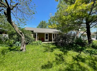 1216 W Columbia Ave, Champaign, IL 61821