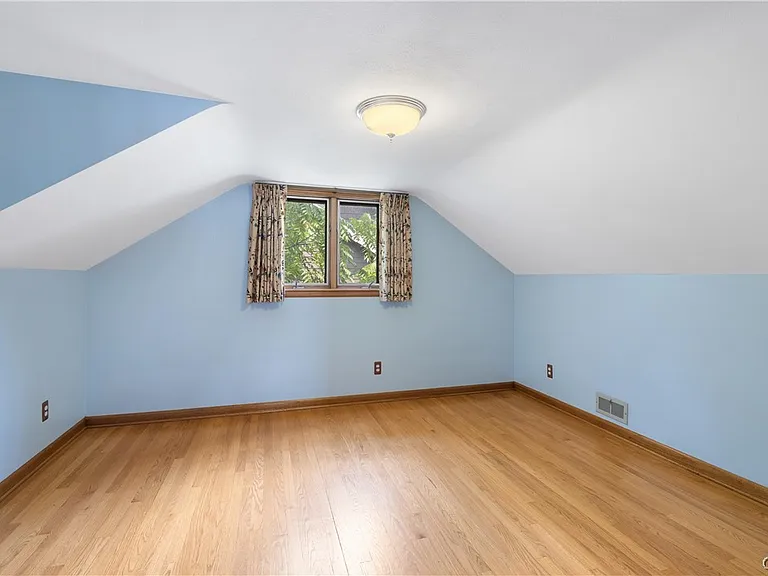 444 Buckingham Ave — Photo 20