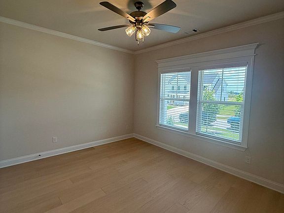 3rd image of 443 Woodlawn Street