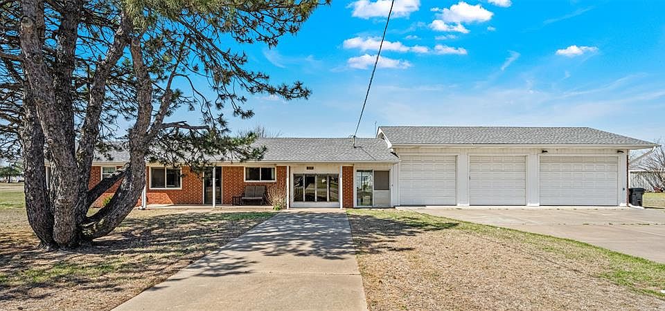 1st image of 210 Chickasha Ave