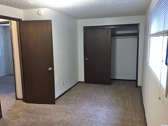 5th image of 215 NW Coryell Ct APT 2