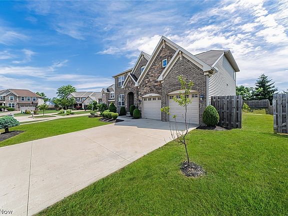 2nd image of 17055 Woodshire Dr