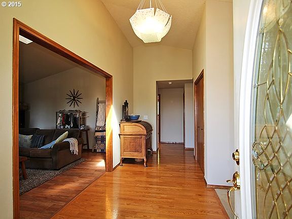 2nd image of 2324 NE 152nd Cir