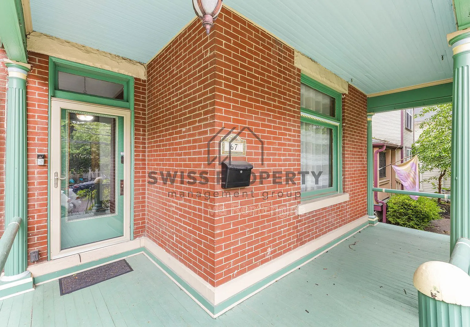 4 bed, 1.5 bath, 2074 sqft, $3,070 — Photo 3