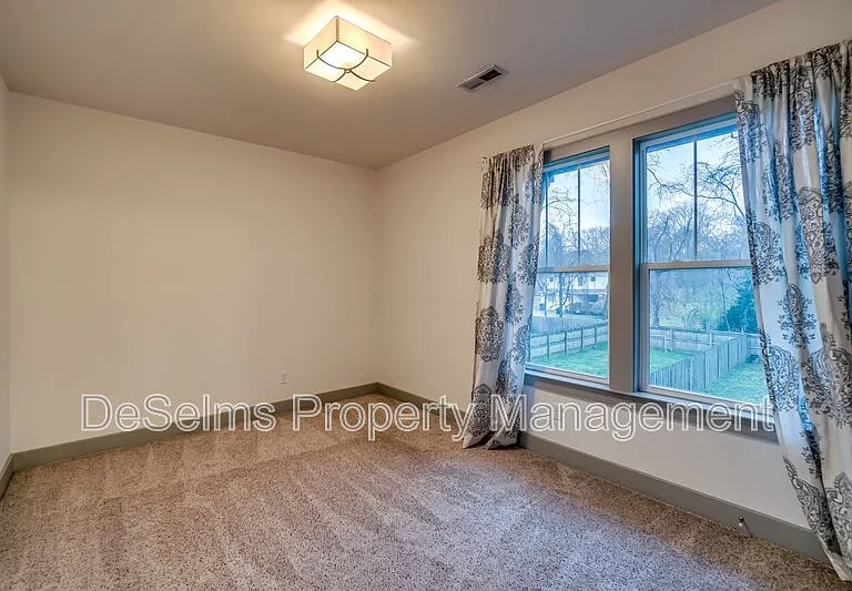 917B Spain Ave — Photo 19