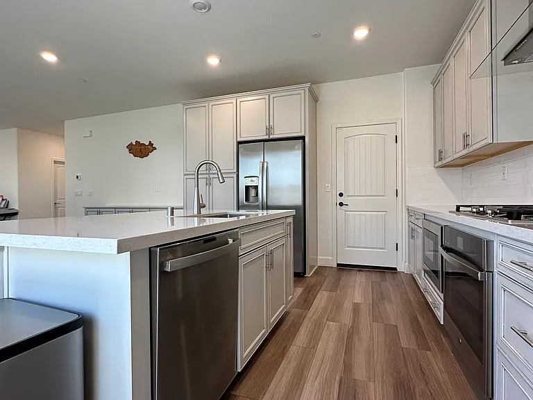 4447 French Dr — Photo 2