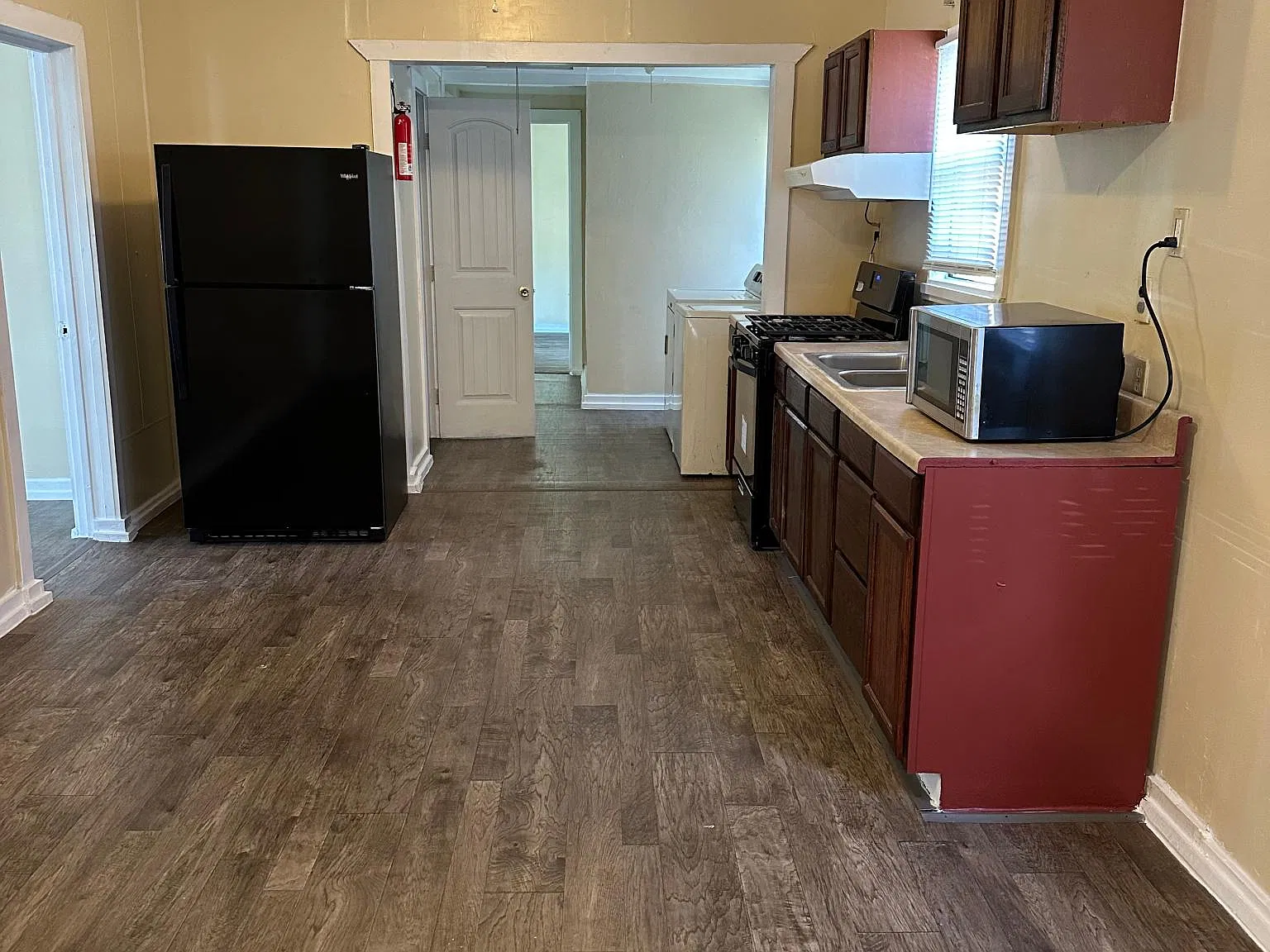 4 bed, 1032 sqft, $1,550 — Photo 4