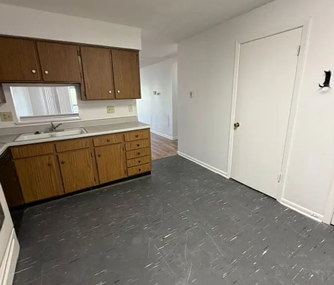 2113 Ottawa St #204C — Photo 13