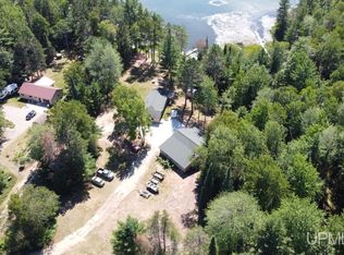 14019 Peninsula Dr, Wetmore, MI 49895