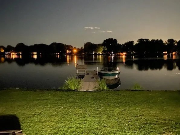 7210 Pleasant Dr, West Bend, WI 53090