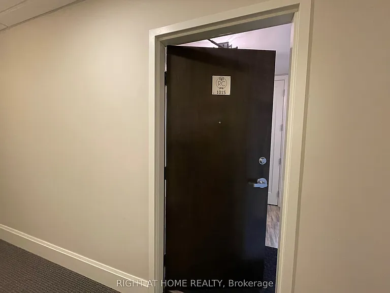 118 King St E #1015 — Photo 7