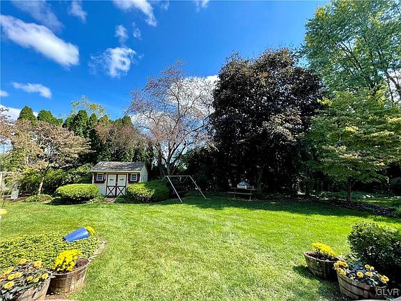 4th image of 4106 Gloria Ln