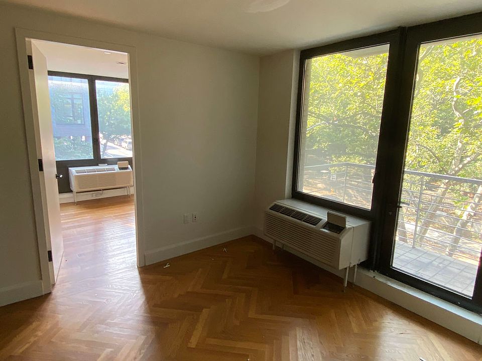 1st image of 233 Gold St #309