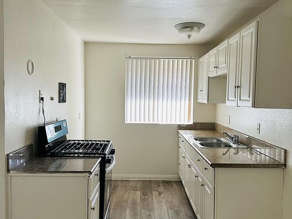 4th image of 4830 Canoga St #I