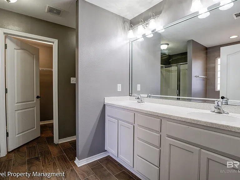 15307 Hearthstone Dr — Photo 6