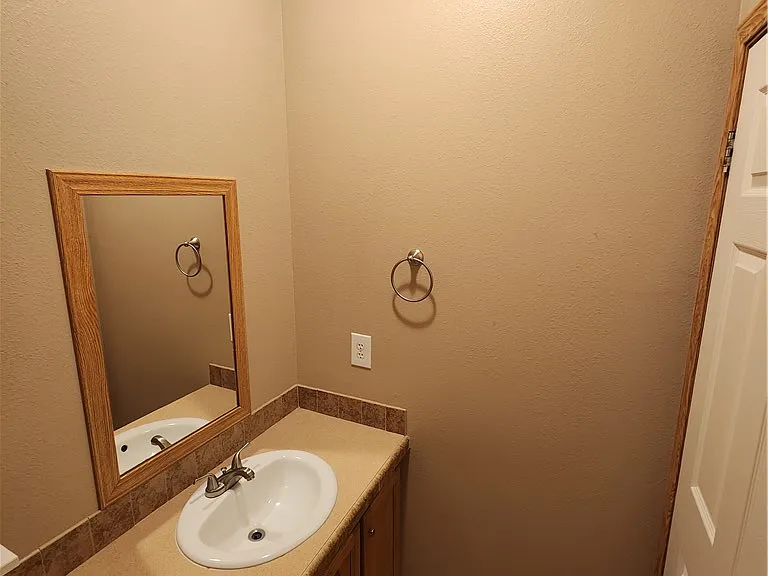 3738 Smetana Rd — Photo 20