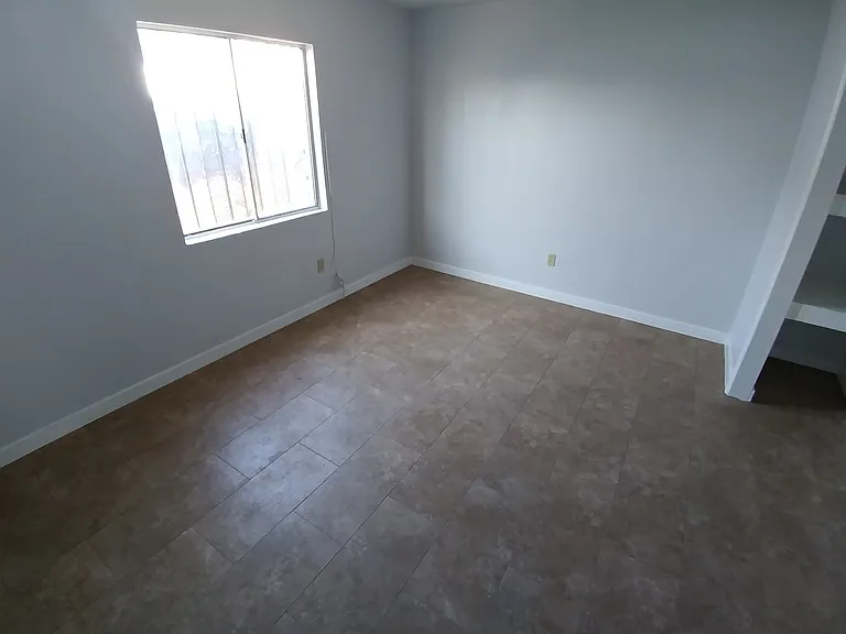 11435 S New Hampshire Ave — Photo 17