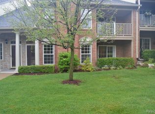 5352 Brookemonte Cir, Oakland, MI 48306