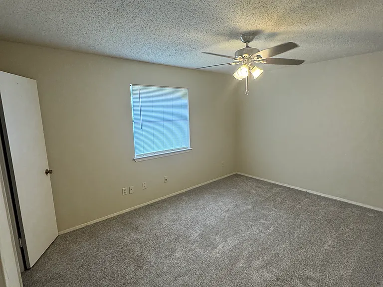 8802 Clearbrook Trl — Photo 15