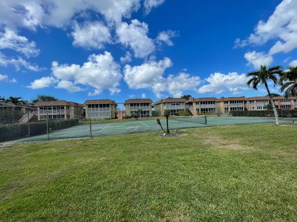 1400 Pompei Ln APT 51, Naples, FL 34103