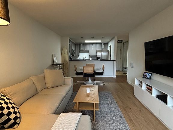 3rd image of 3030 Suncrest Dr Unit 701