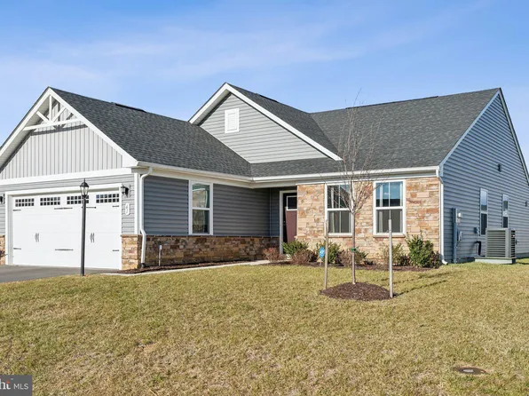 61 Opulent Ct, Hedgesville, WV 25427