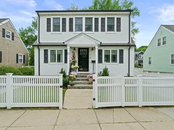 73 Hawthorne St, Roslindale, MA 02131