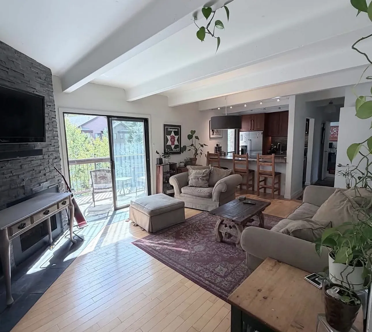 3 bed, 750 sqft, $1,650 — Photo 2