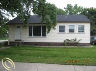 20411 Williamson St, Clinton Township, MI 48035