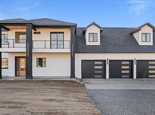 3858 E Zillah Dr, Zillah, WA 98953