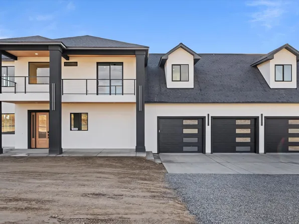 3858 E Zillah Dr, Zillah, WA 98953