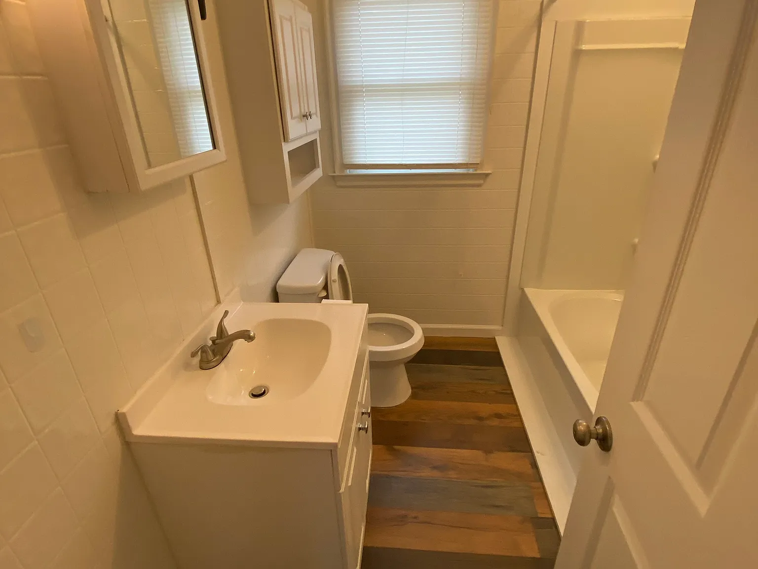 3 bed, $950 — Photo 2