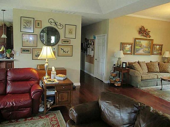 5th image of 5877 Hickory Woods Dr