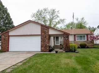 4937 Emmet Rd, Lyndhurst, OH 44124